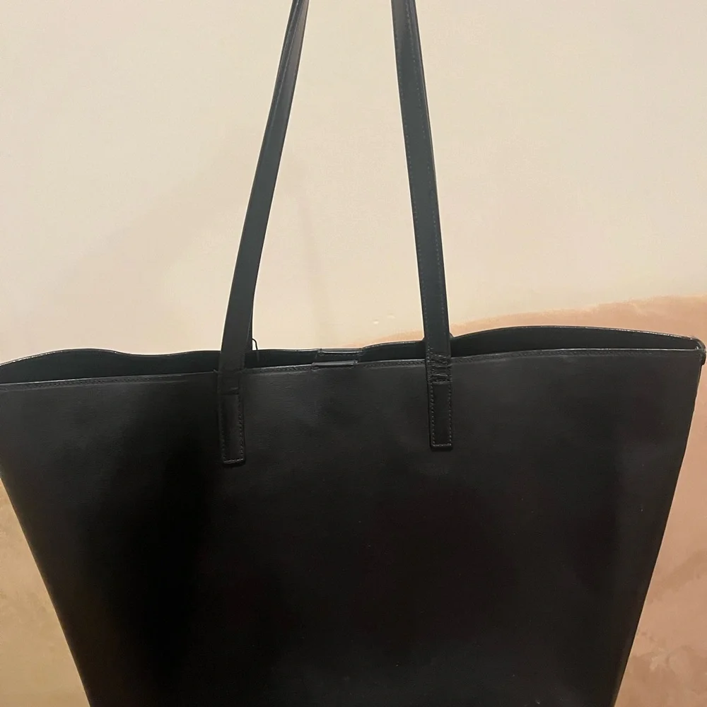 Saint Laurent Black Leather Tote with Tassel, and attached wallet , authentic - Picture 4 of 17
